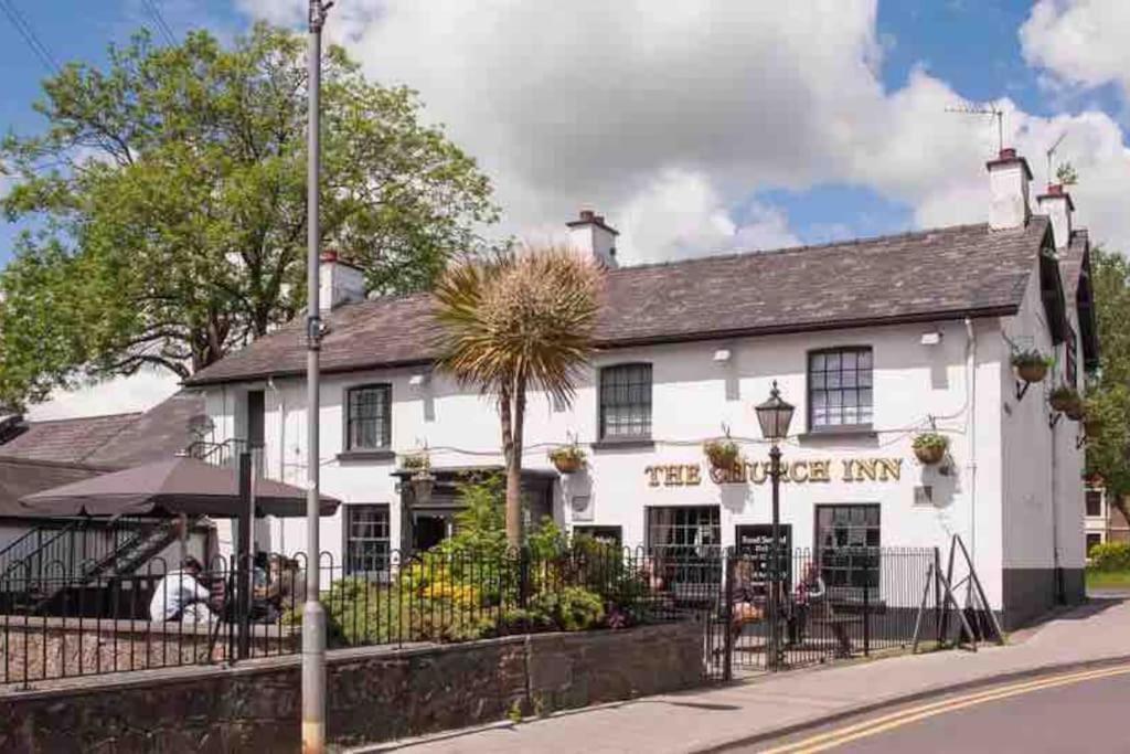 Spacious 2 Bed Apartment, Close To Village Shops Cardiff Exterior photo